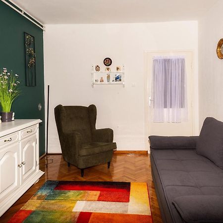 3 Bedroom Beautiful Apartment In Senj Zengg Kültér fotó