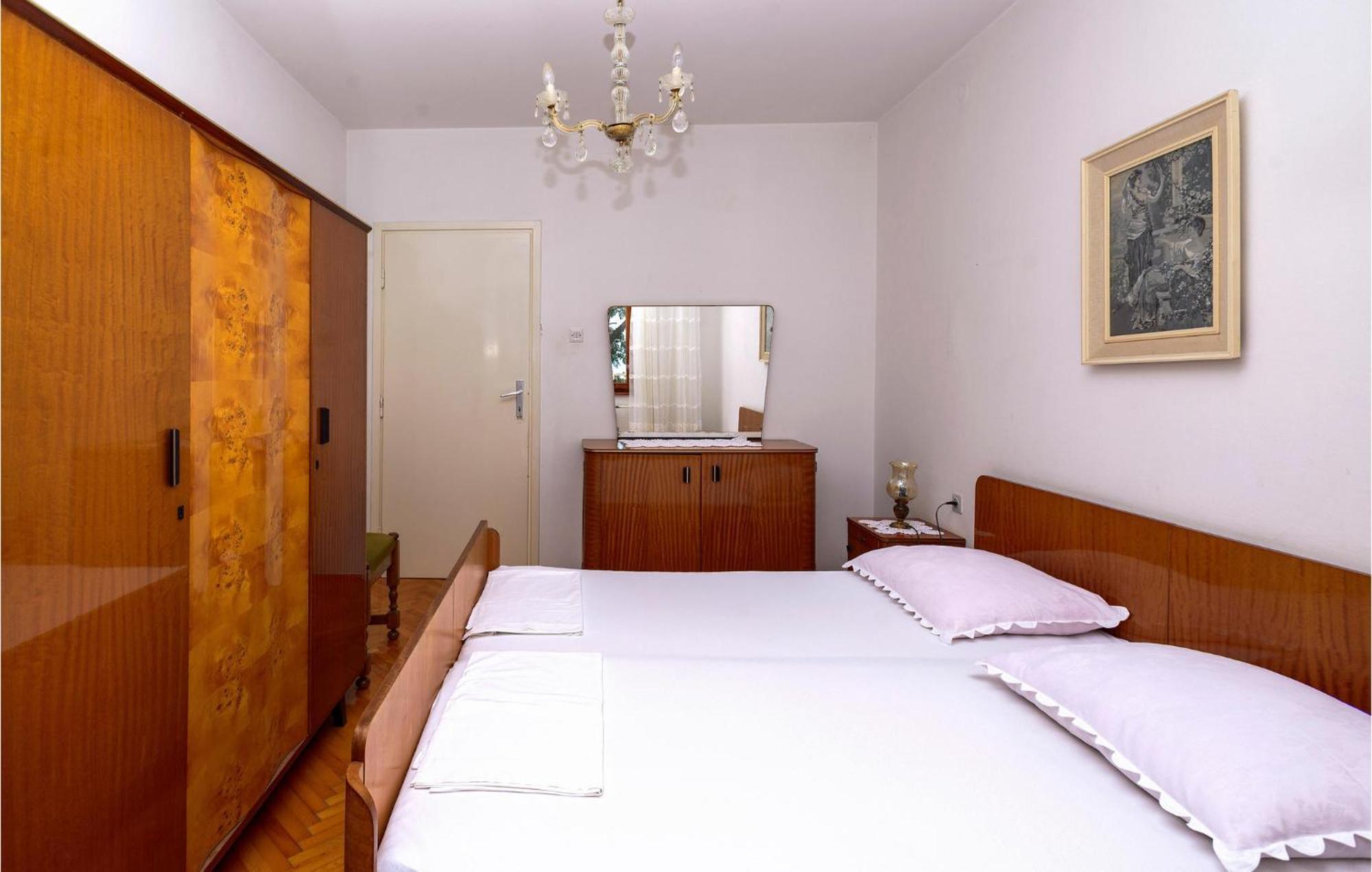 3 Bedroom Beautiful Apartment In Senj Zengg Kültér fotó