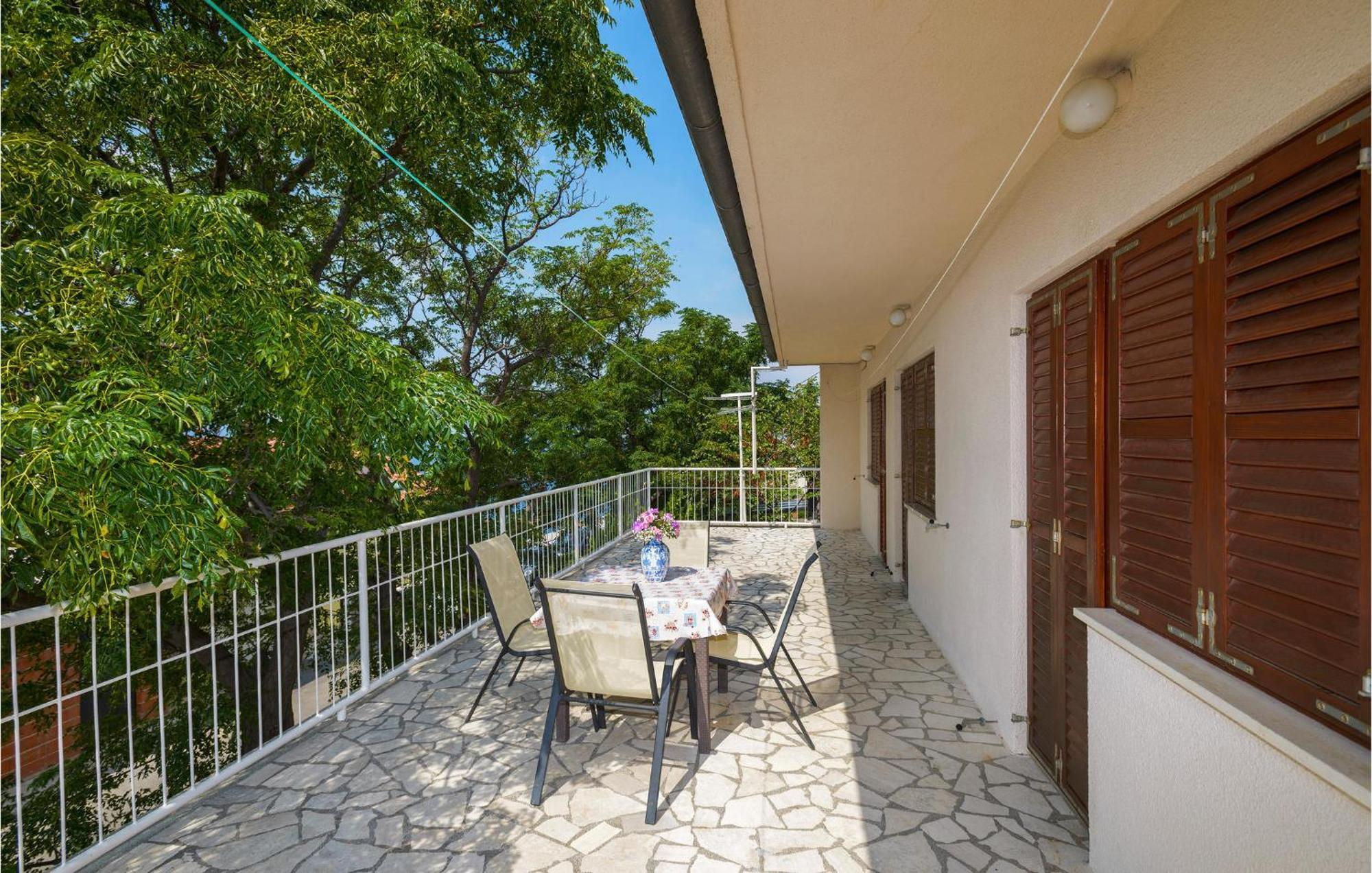 3 Bedroom Beautiful Apartment In Senj Zengg Kültér fotó