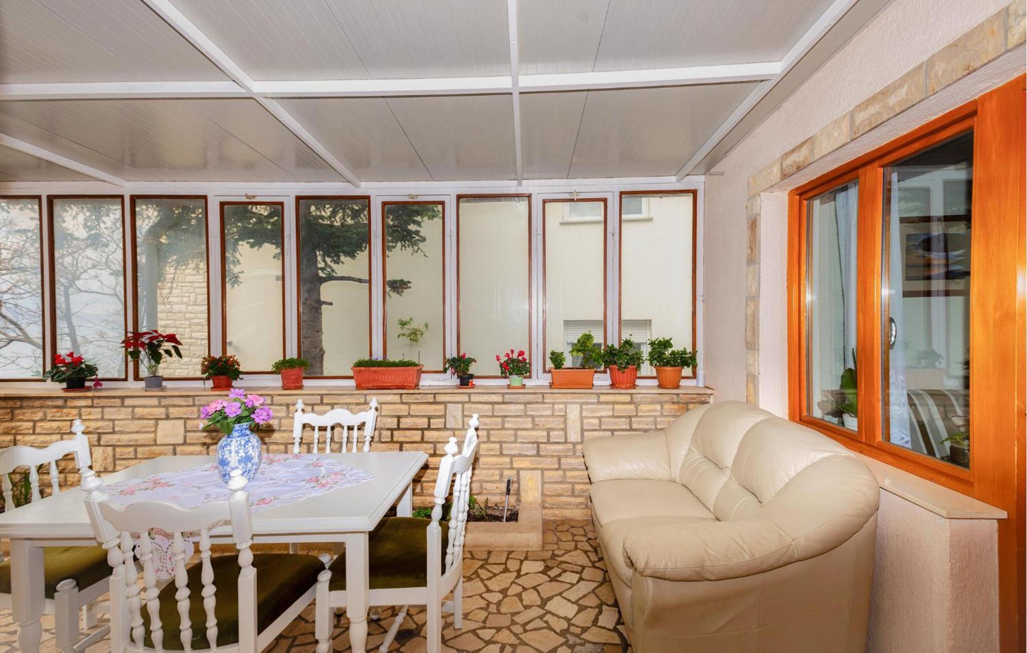 3 Bedroom Beautiful Apartment In Senj Zengg Kültér fotó